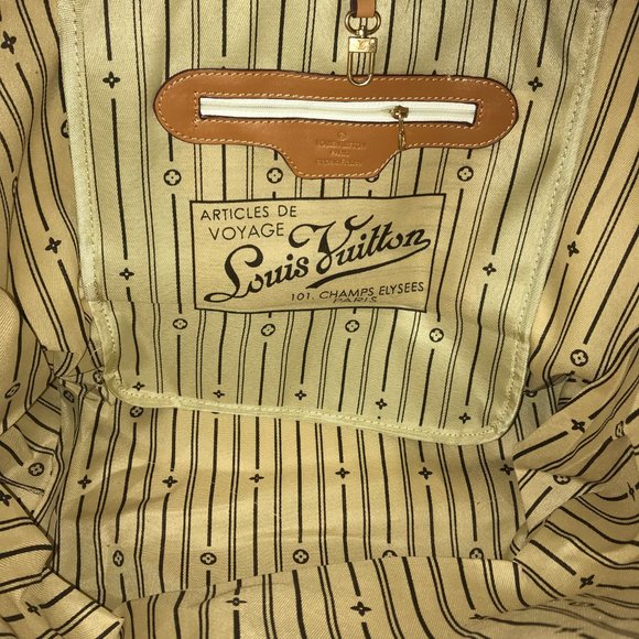 Monogram Purse - Picture 4 of 4